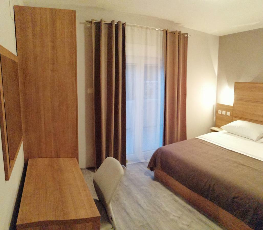 Apartmani Simon ロパール エクステリア 写真