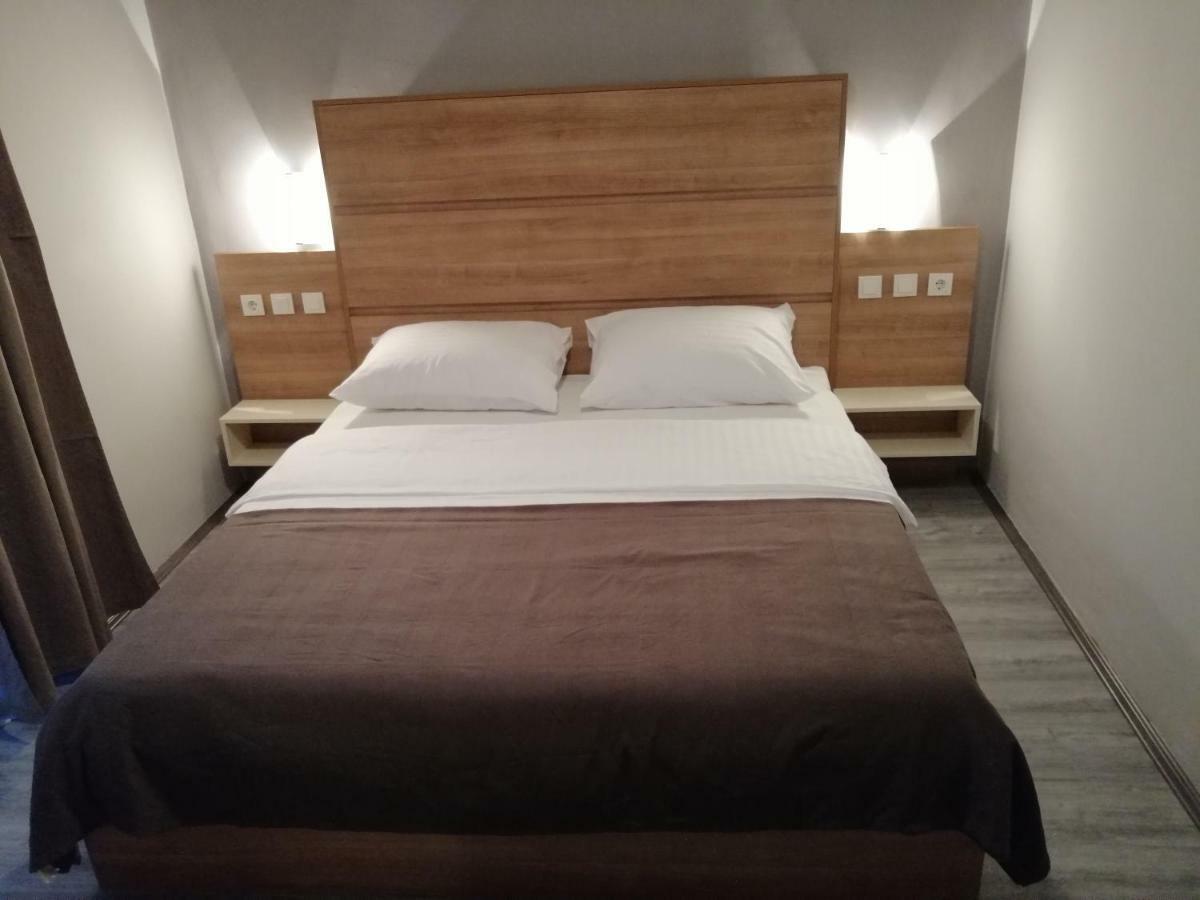 Apartmani Simon ロパール エクステリア 写真