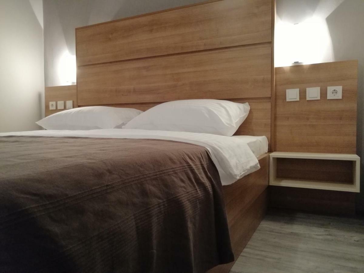 Apartmani Simon ロパール エクステリア 写真
