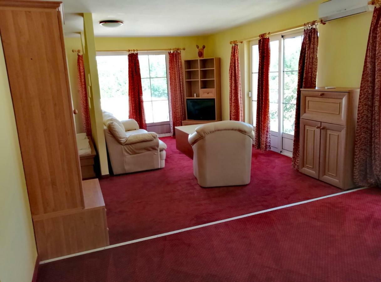 Apartmani Simon ロパール 部屋 写真